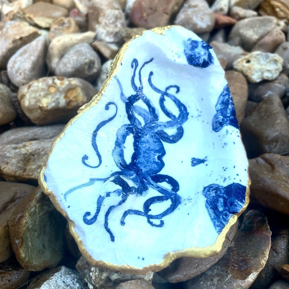 my shells are picked up, then bleached, cleaned, and customized by Me❤️🦪Xo